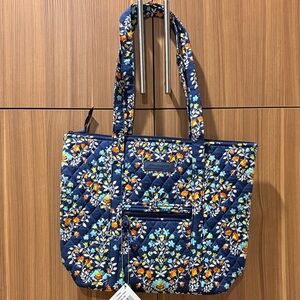 Vera Bradley Villager in Chandelier Floral